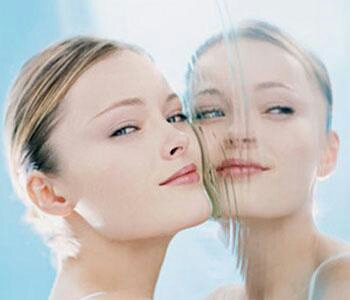 1507605824124512.jpg 1早上补水,晚上清洁.jpg