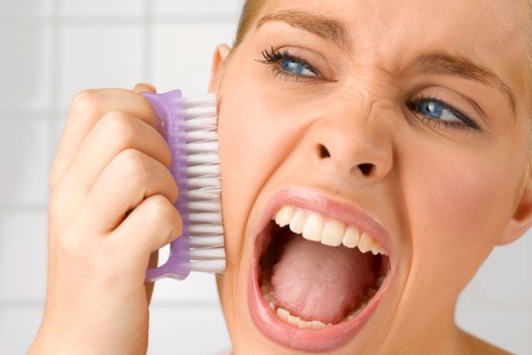 兰希黎：痘留在脸上的它||让人抓狂