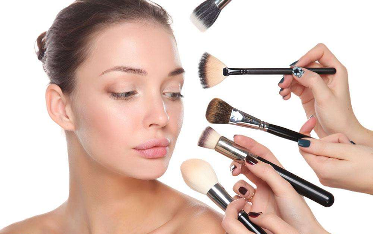 兰希黎：痘留在脸上的它||让人抓狂