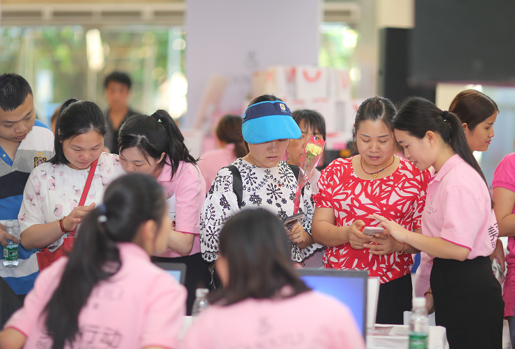 兰希黎:美丽行动 ▏在五月,给你不一样的爱 兰希黎:美丽行动 ▏在五月,给你不一样的爱